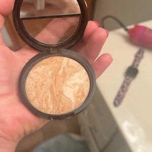 Baked & Balanced Brighten color correcting foundation-Light